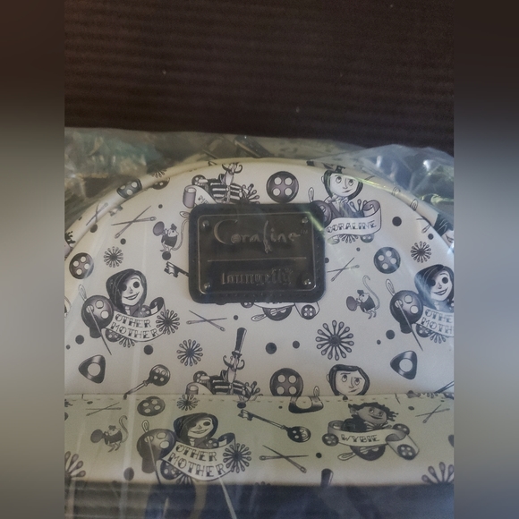 Loungefly - EXCLUSIVE - LAIKA CORALINE TATTOO AOP MINI BACKPACK - Picture 8 of 9